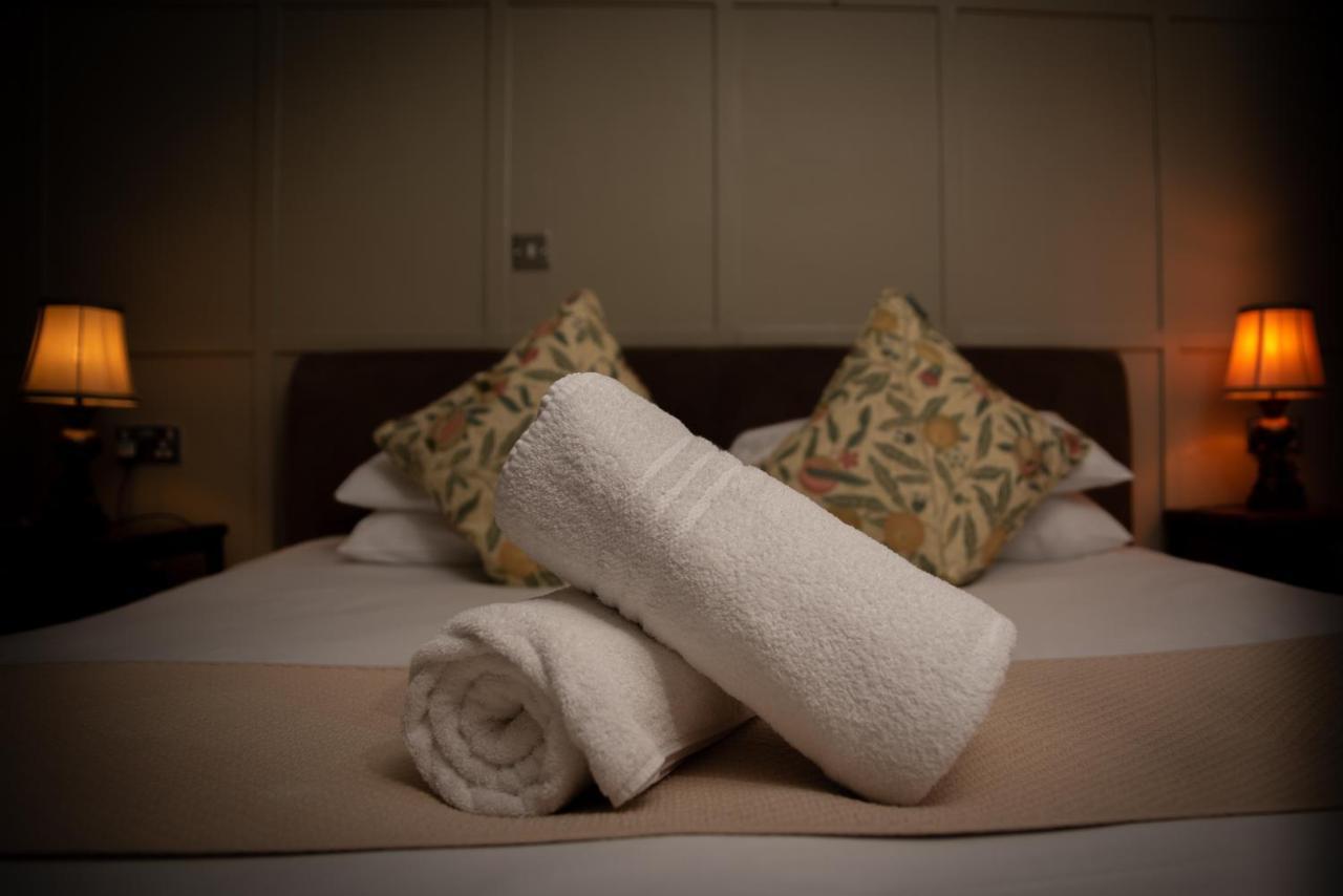 Hotel The Oak House à Axbridge Extérieur photo Bath towels