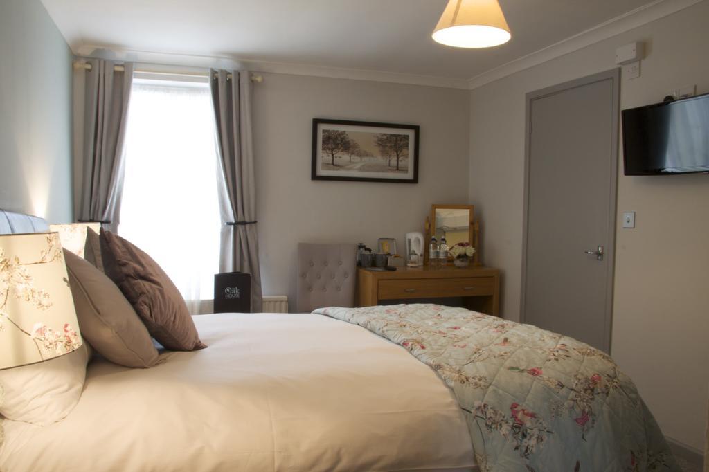 Hotel The Oak House à Axbridge Extérieur photo A bedroom at the hotel